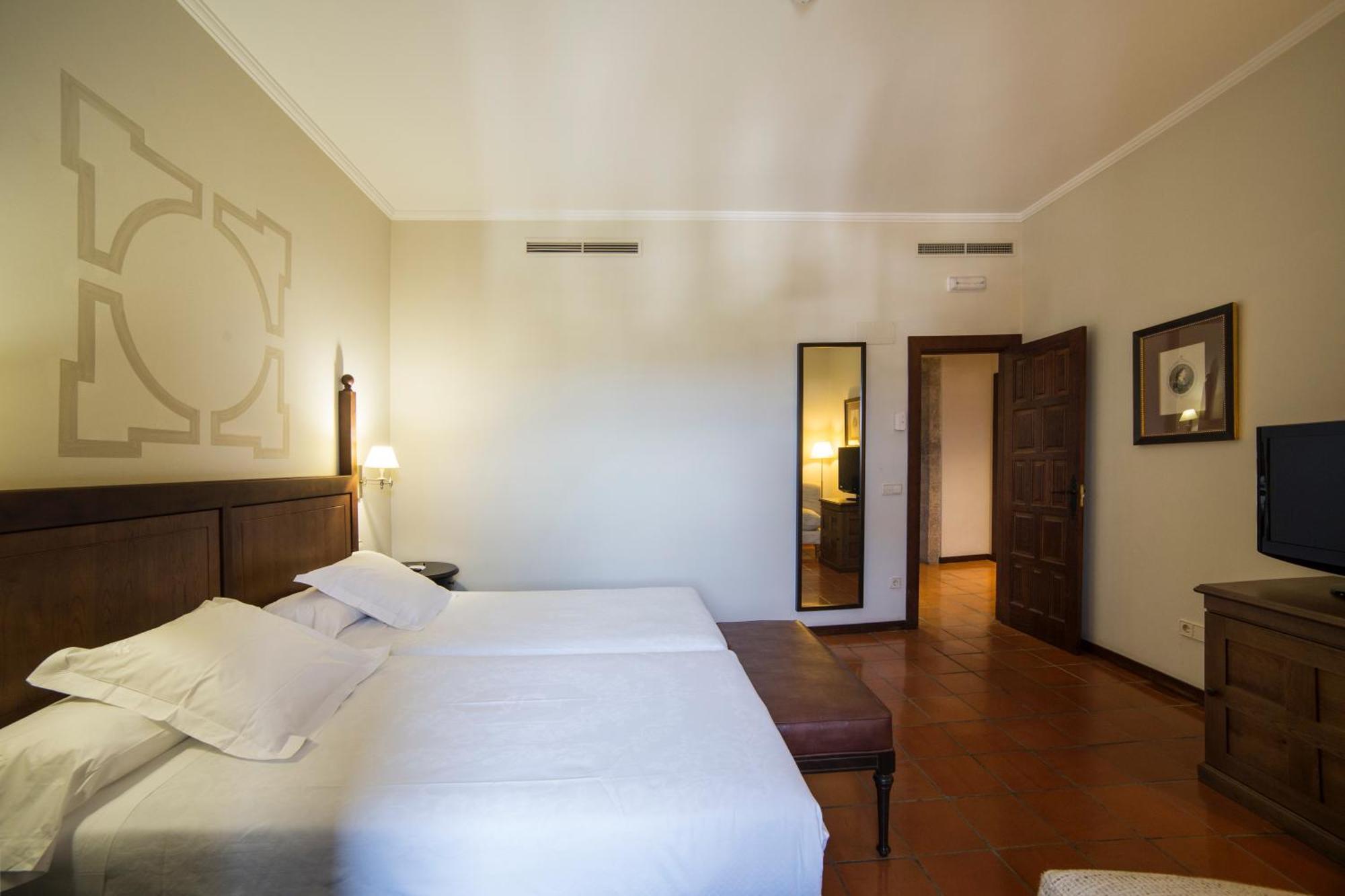 Standard Double Room,1113033192:JPEG