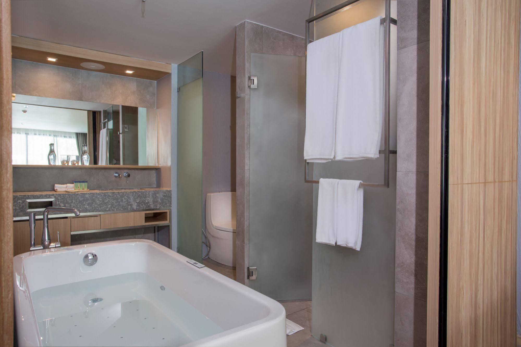 Deluxe Double Room Pool Access,1215665476:JPEG