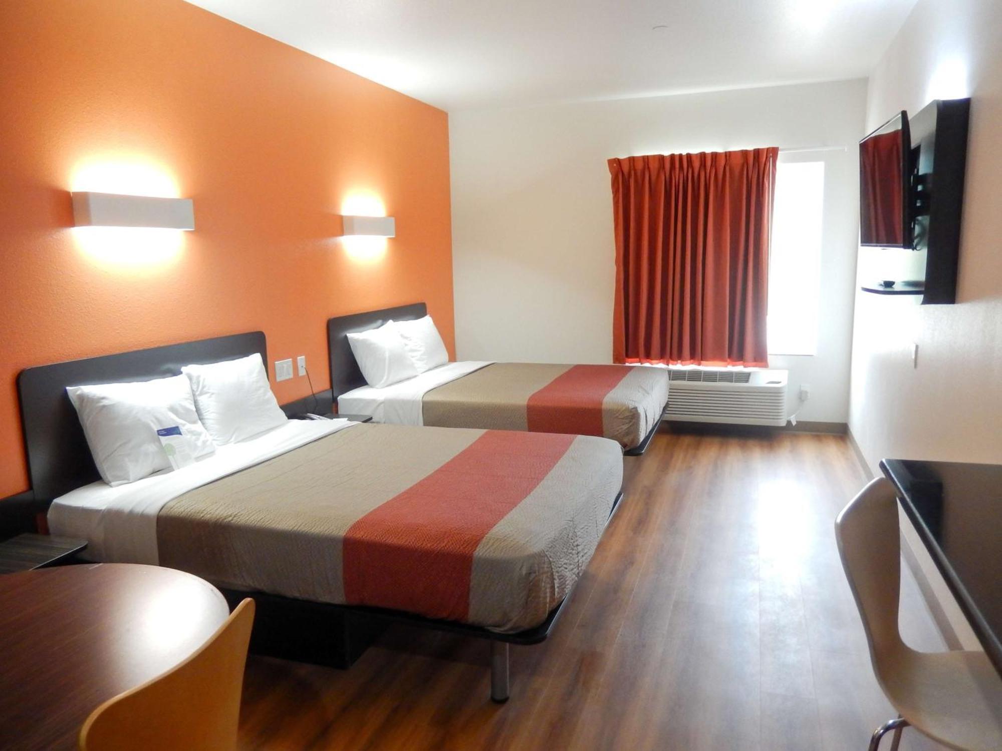Queen Room Two Queen Beds Non-Smoking