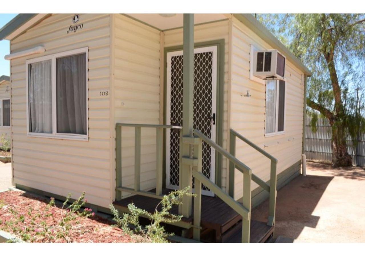 Economy 1 Bedroom Cabin - Sleeps 3 - Pet Friendly