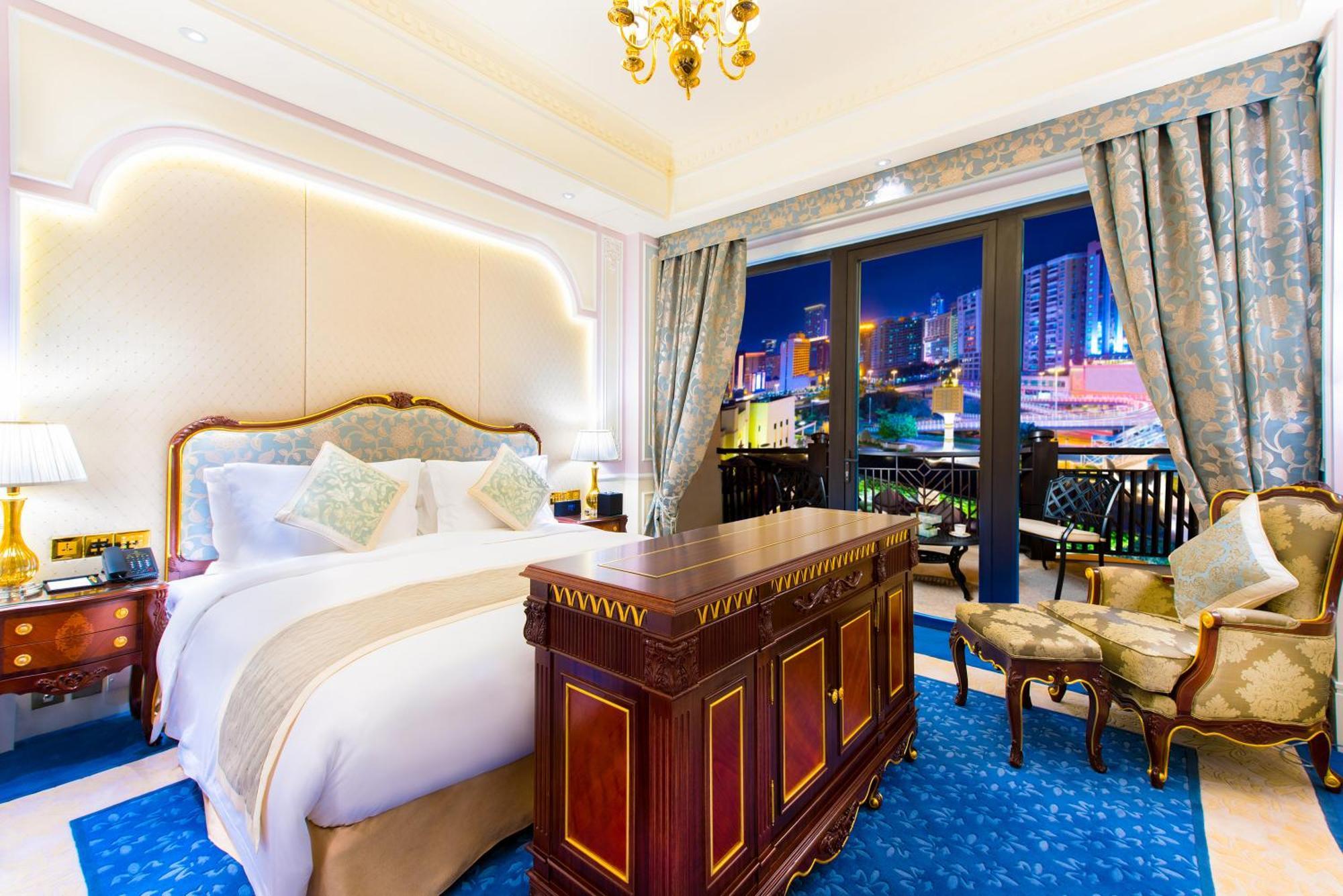 Suite City View