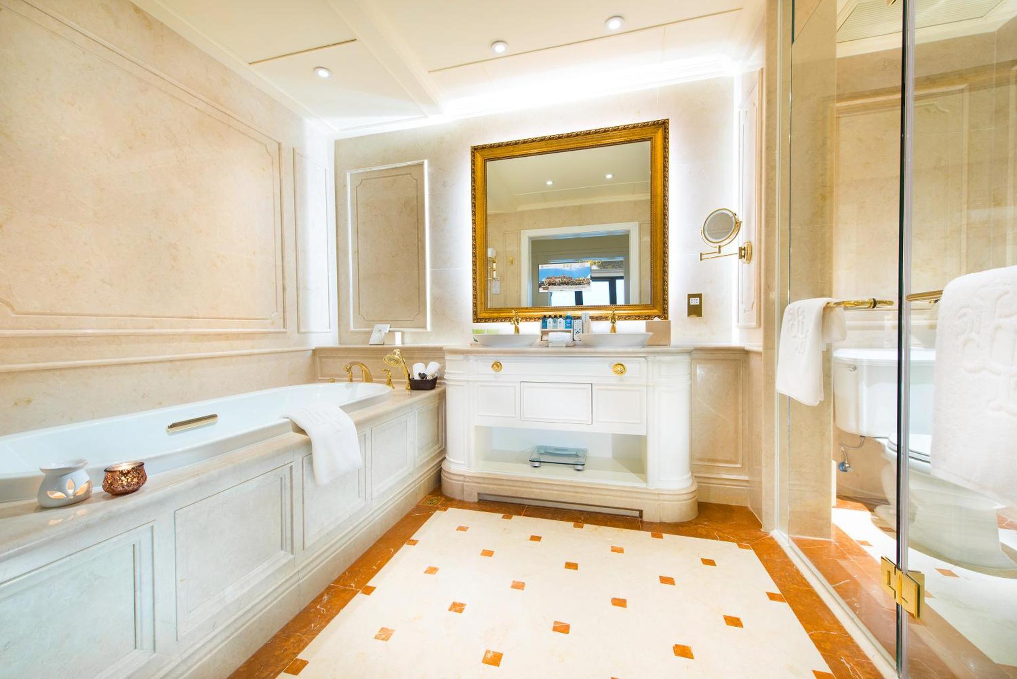 Large Double Room