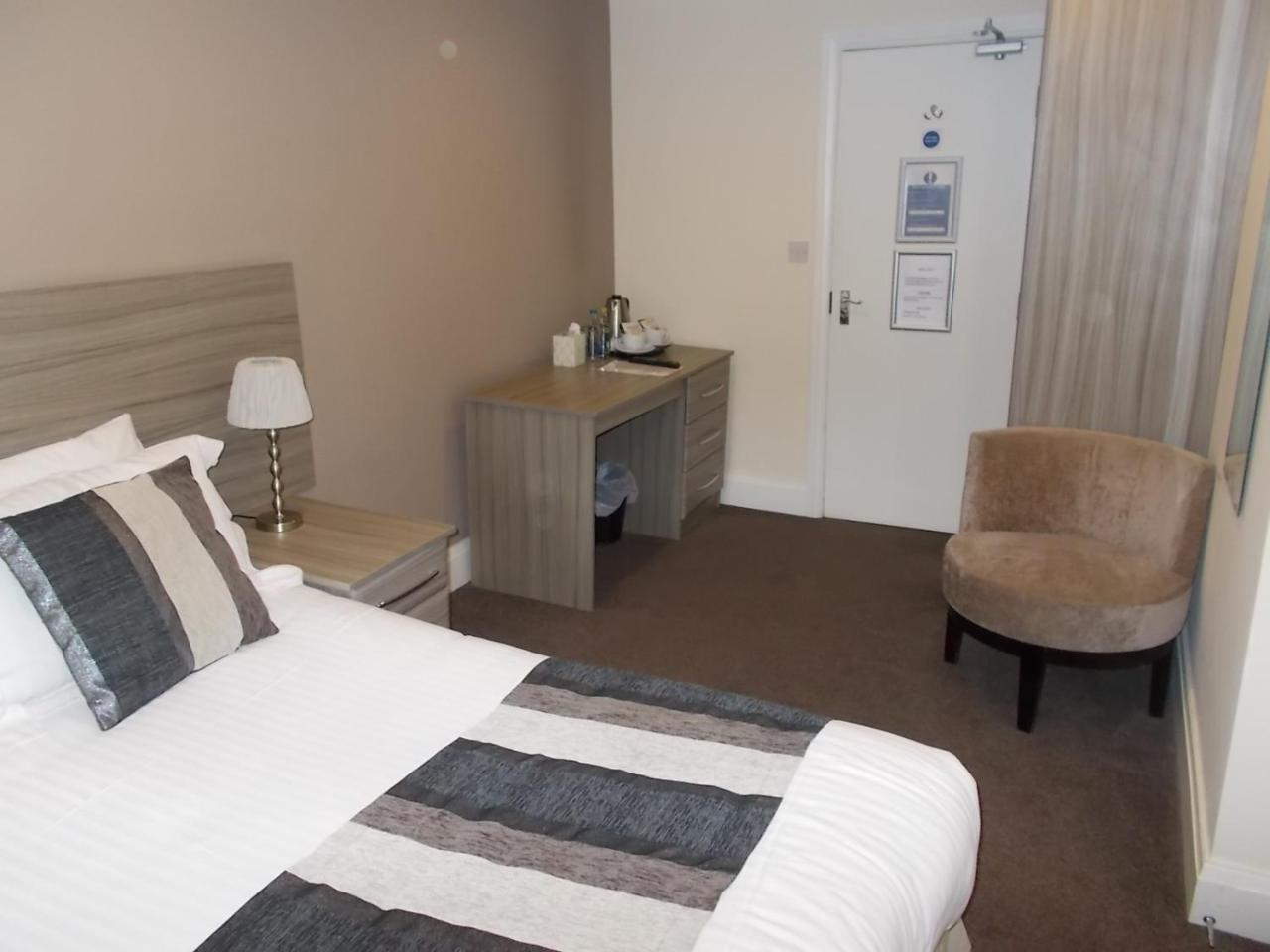 Deluxe Double or Twin Room,719373109:JPEG