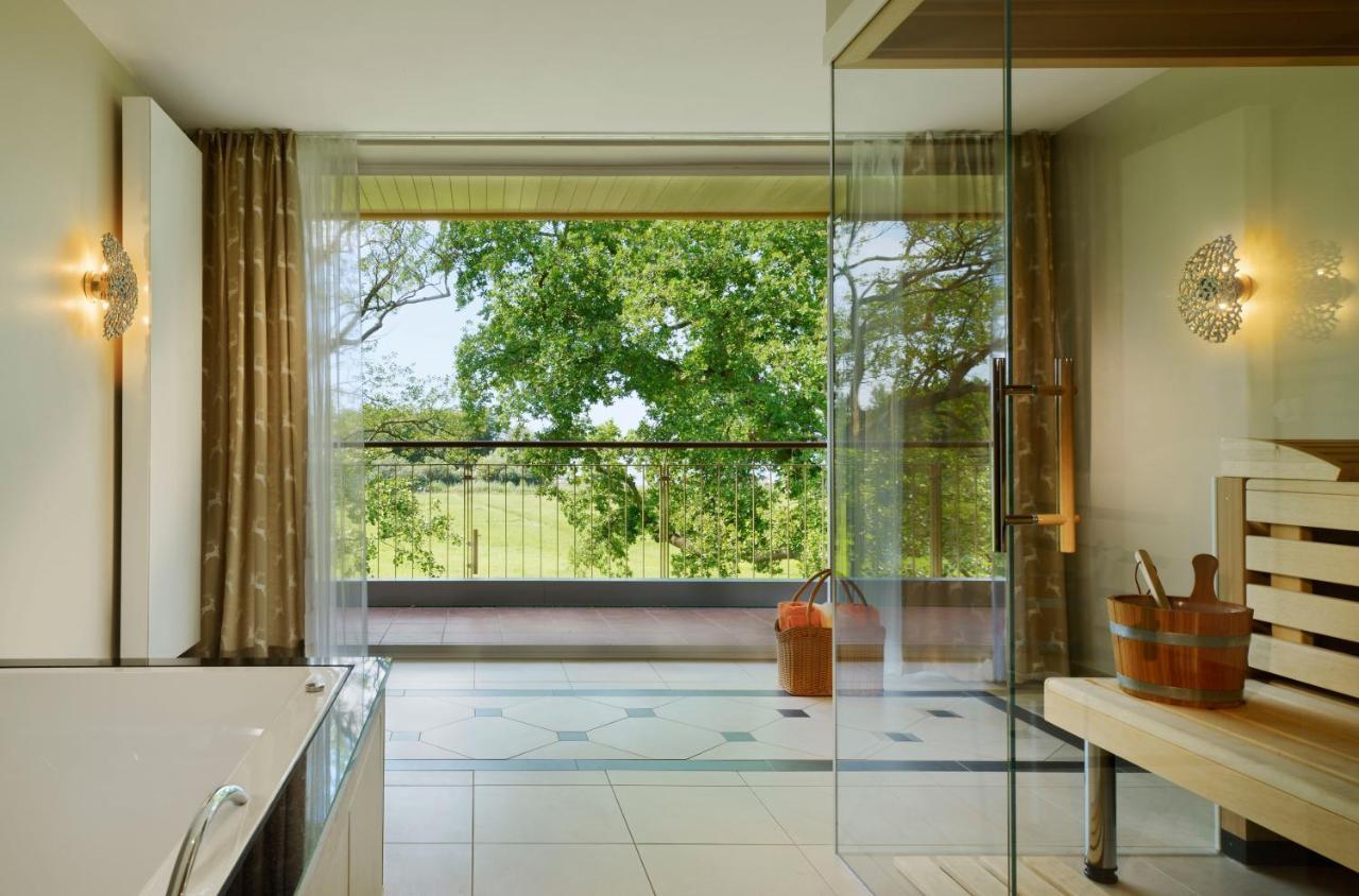 Suite Spa Bath,719697250:JPEG