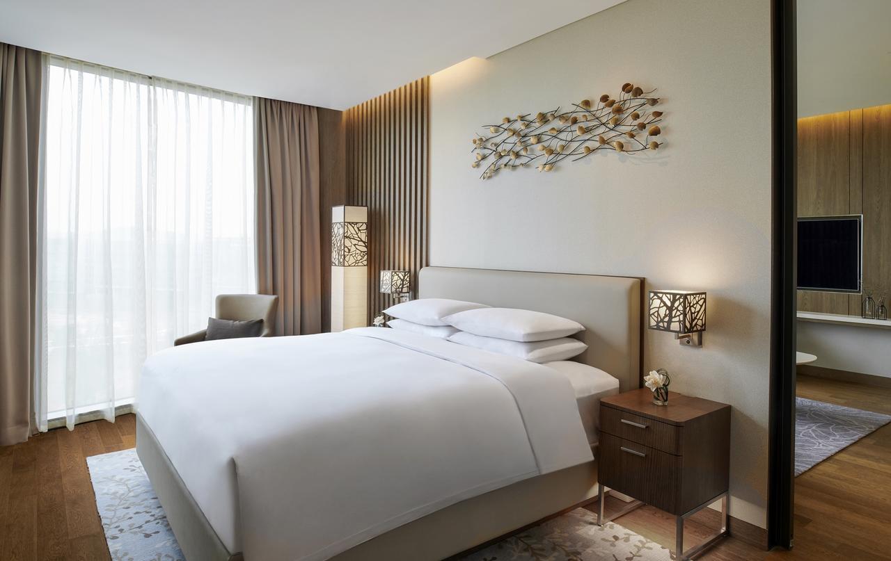 Courtyard Suite 1 Bedroom Suite 1 King Botanic Park view