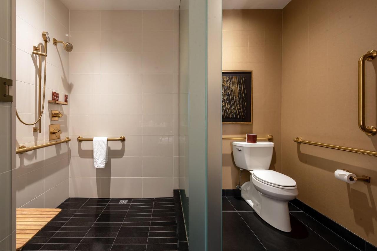 Studio with Two Queen Beds - Mobility Accessible w/ Roll-in Shower