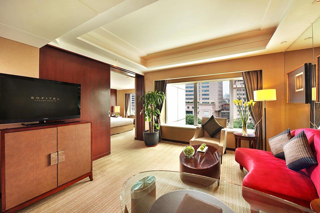 Prestige Suite King Bed(Free Extra Bed)