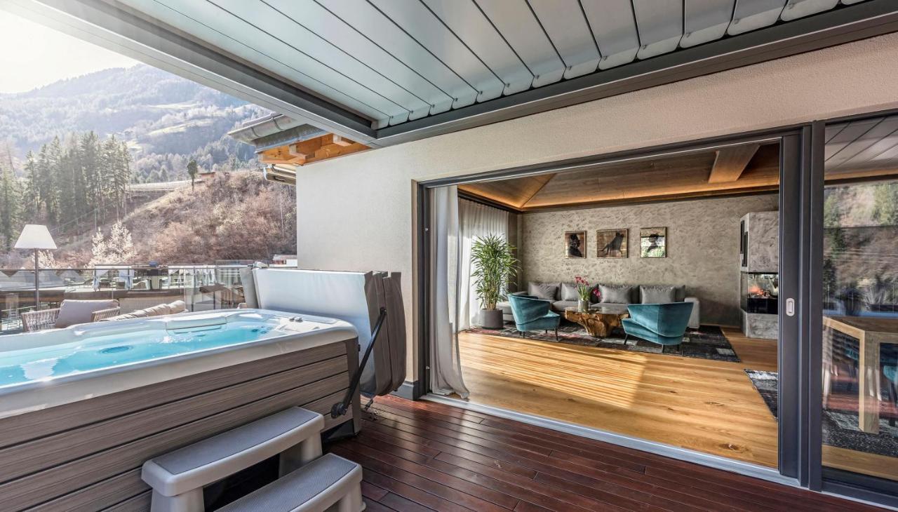 Penthouse Suite,747367838:JPEG