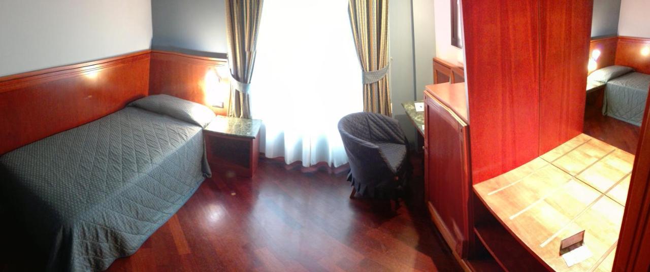 Single Room Disability Access,749668784:JPEG