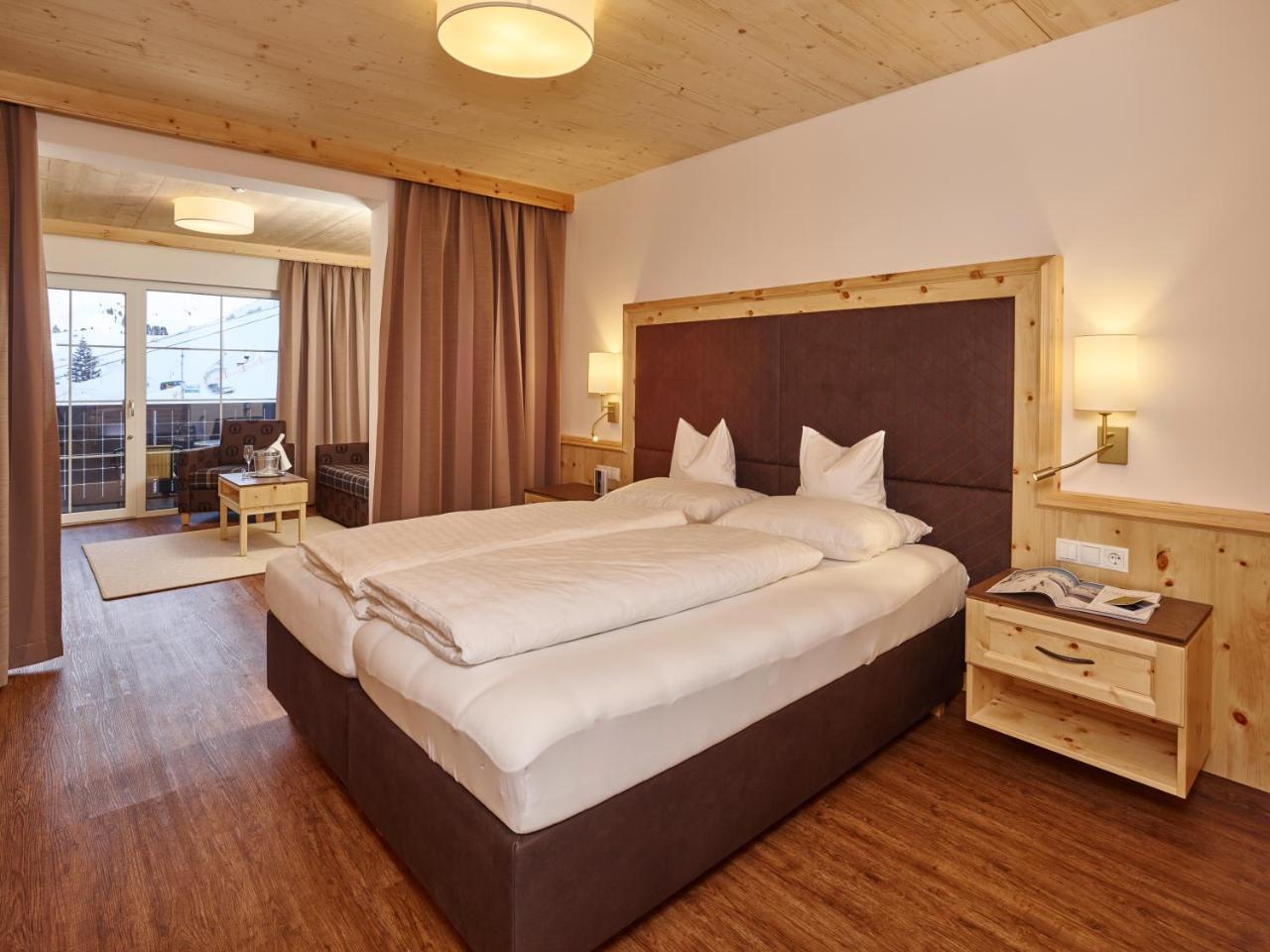 Comfort Quadruple Room,758425618:JPEG