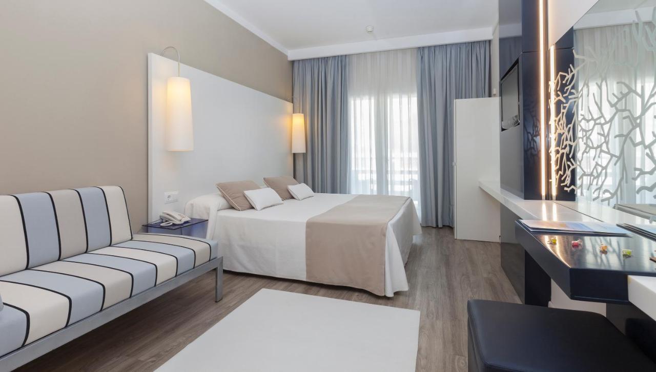 Standard Double or Twin Room,758354470:JPEG