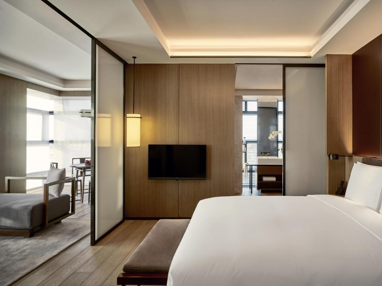 Grand King Suite Room