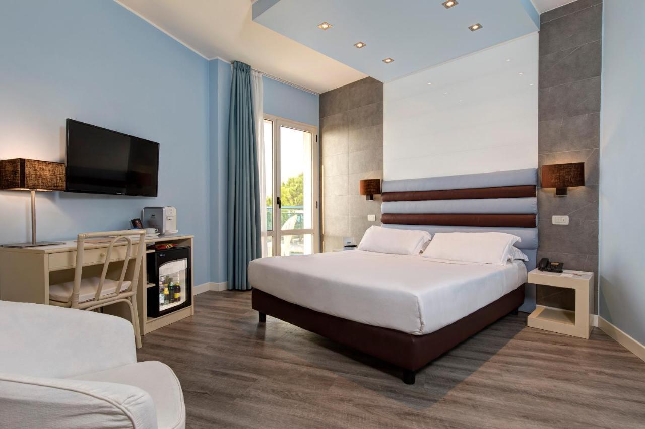 Deluxe Double or Twin Room with Sea View