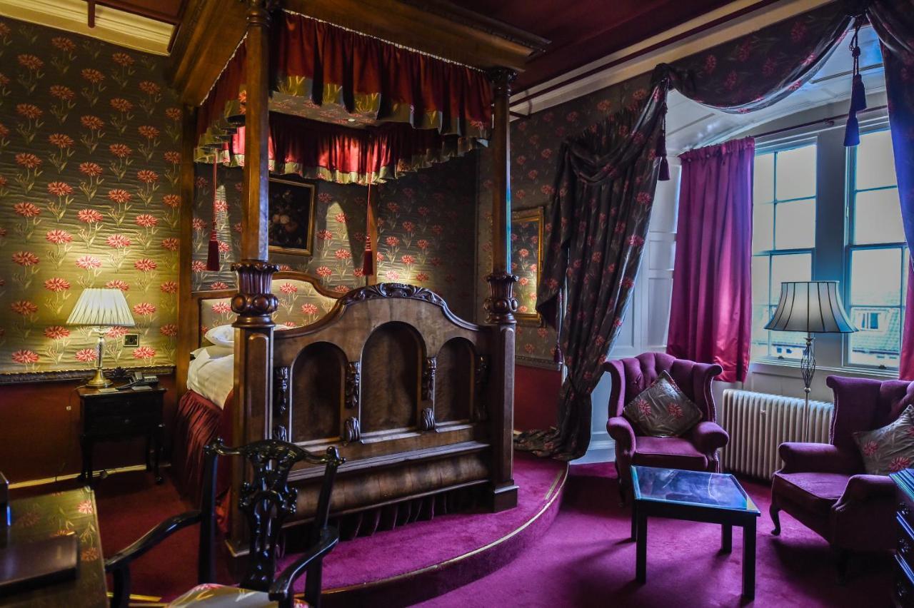 Castle Feature Room