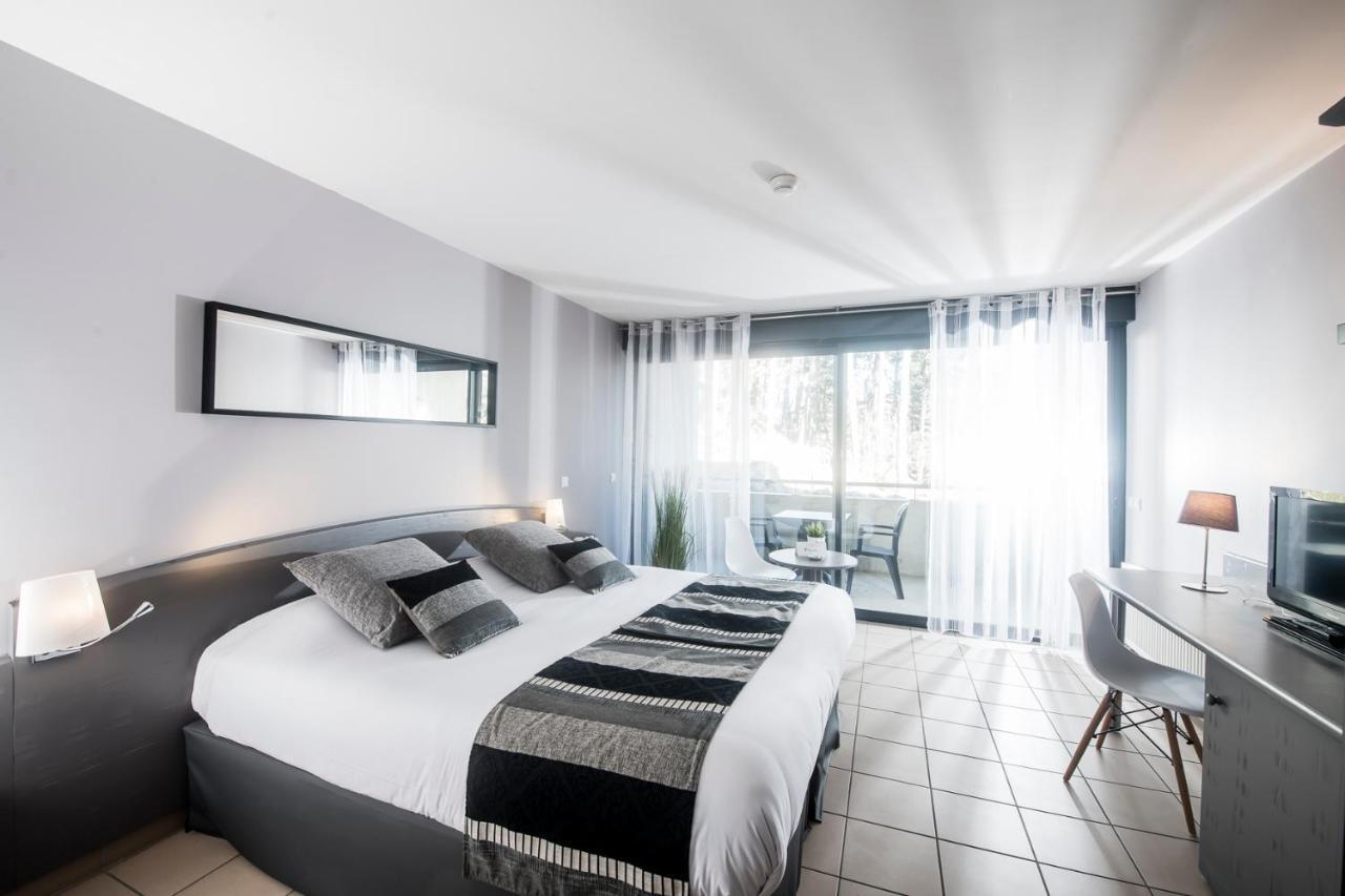 Chambre Double avec Accès Piscine
