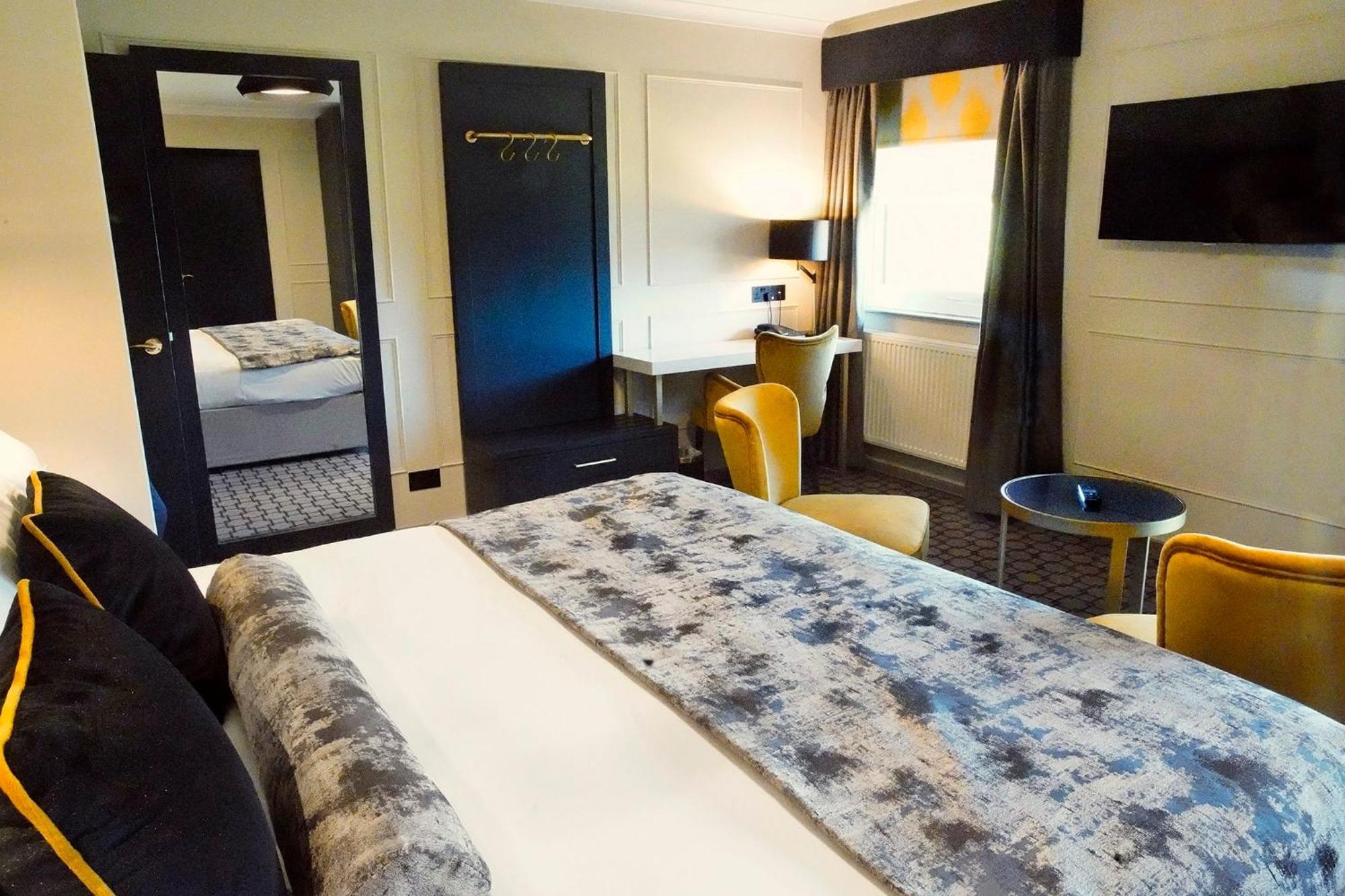 Deluxe Double Room,769385293:JPEG