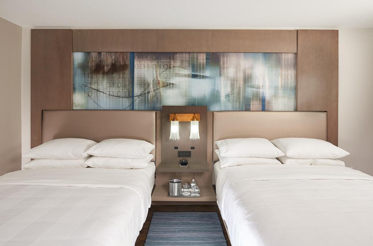 Two Queen Beds Floors 2-7,769584967:JPEG