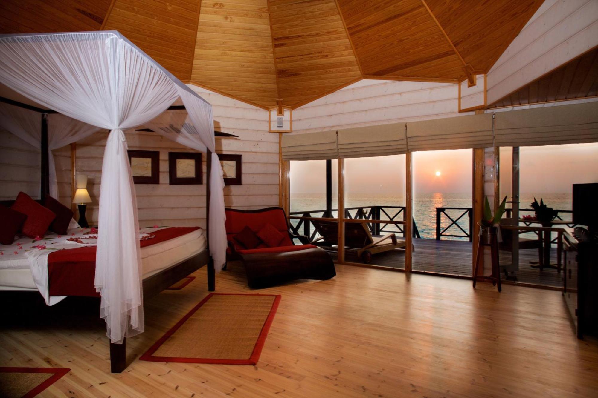 Jacuzzi Water Villa