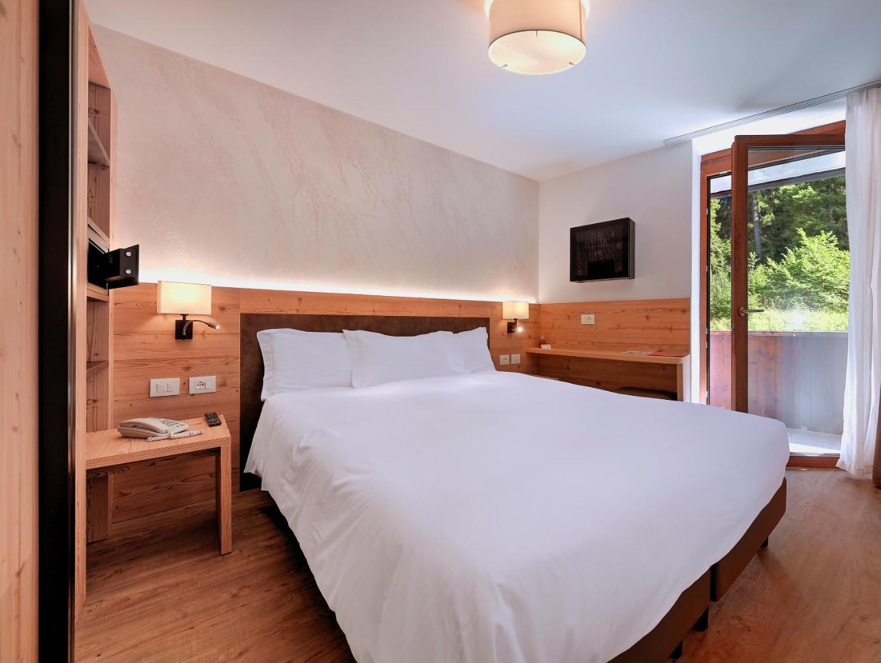 Deluxe Double Room,775556083:JPEG