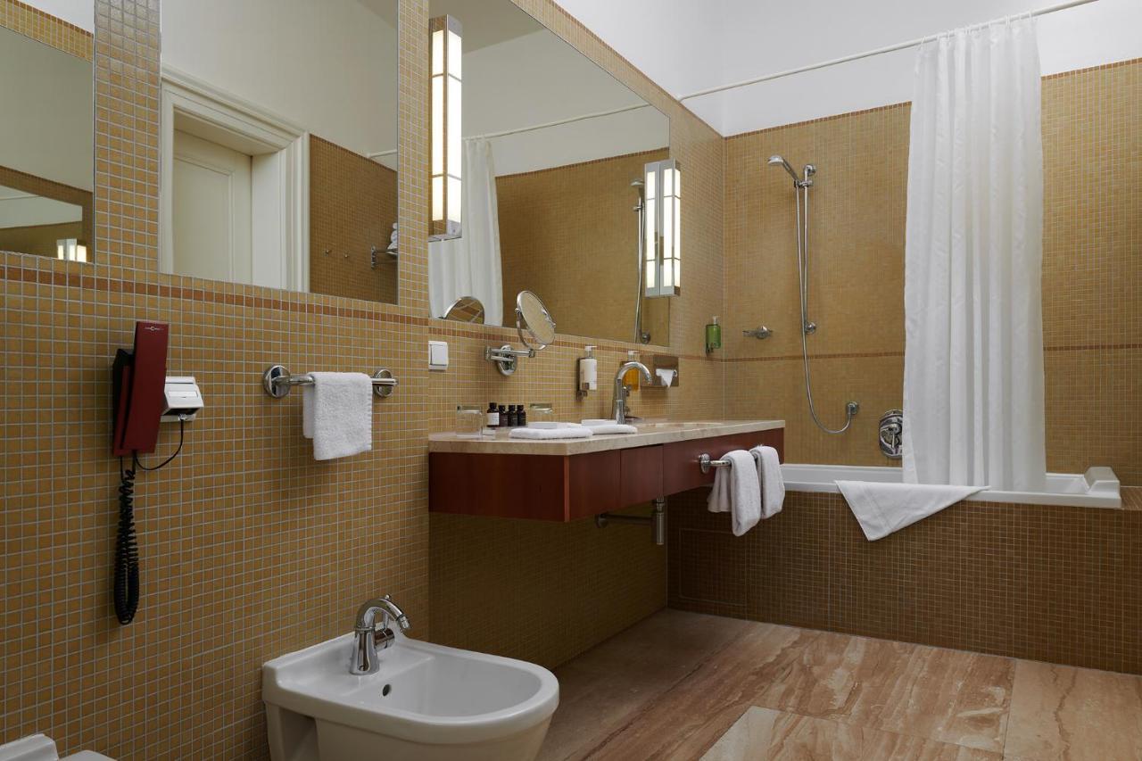Deluxe Loft Room
