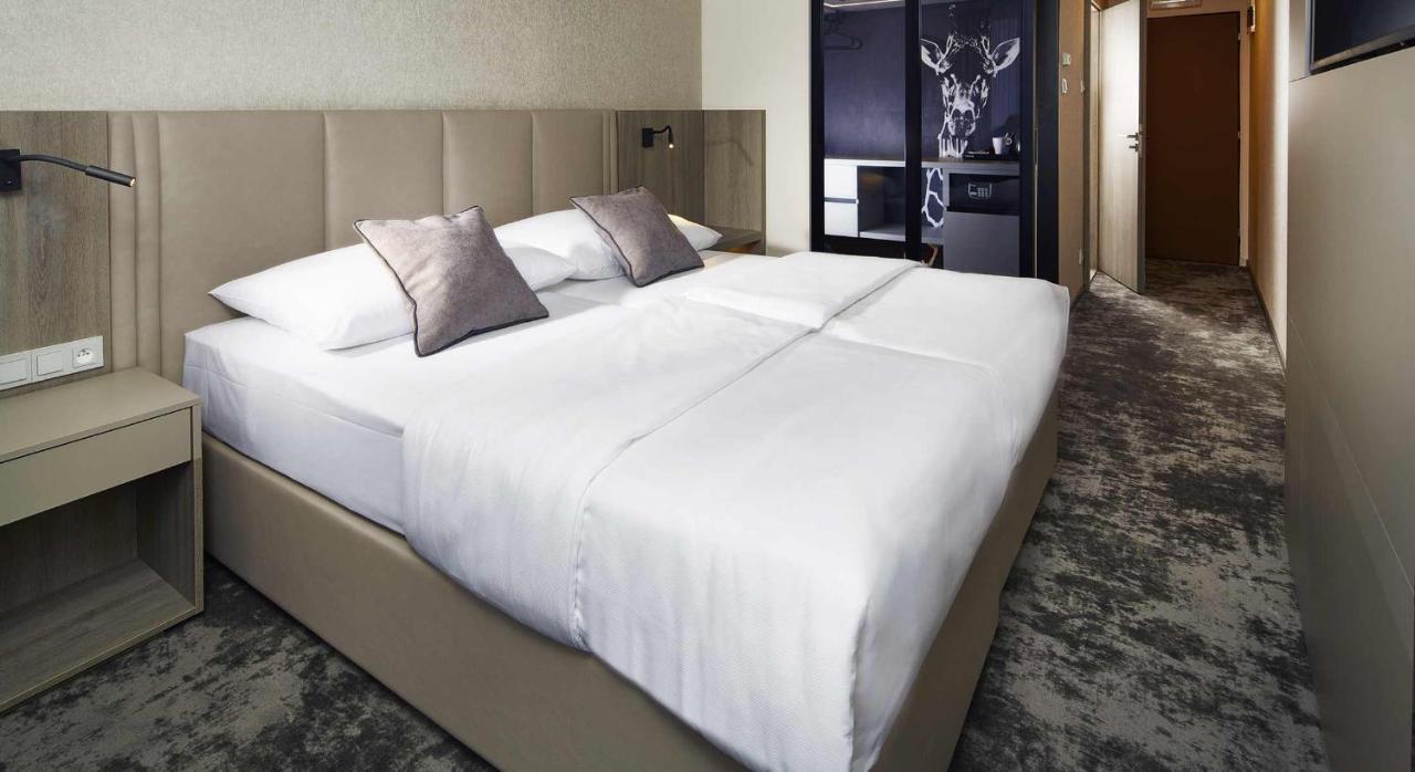 Executive Doppel- oder Zweibettzimmer mit kostenfreiem Zugang zum Pool