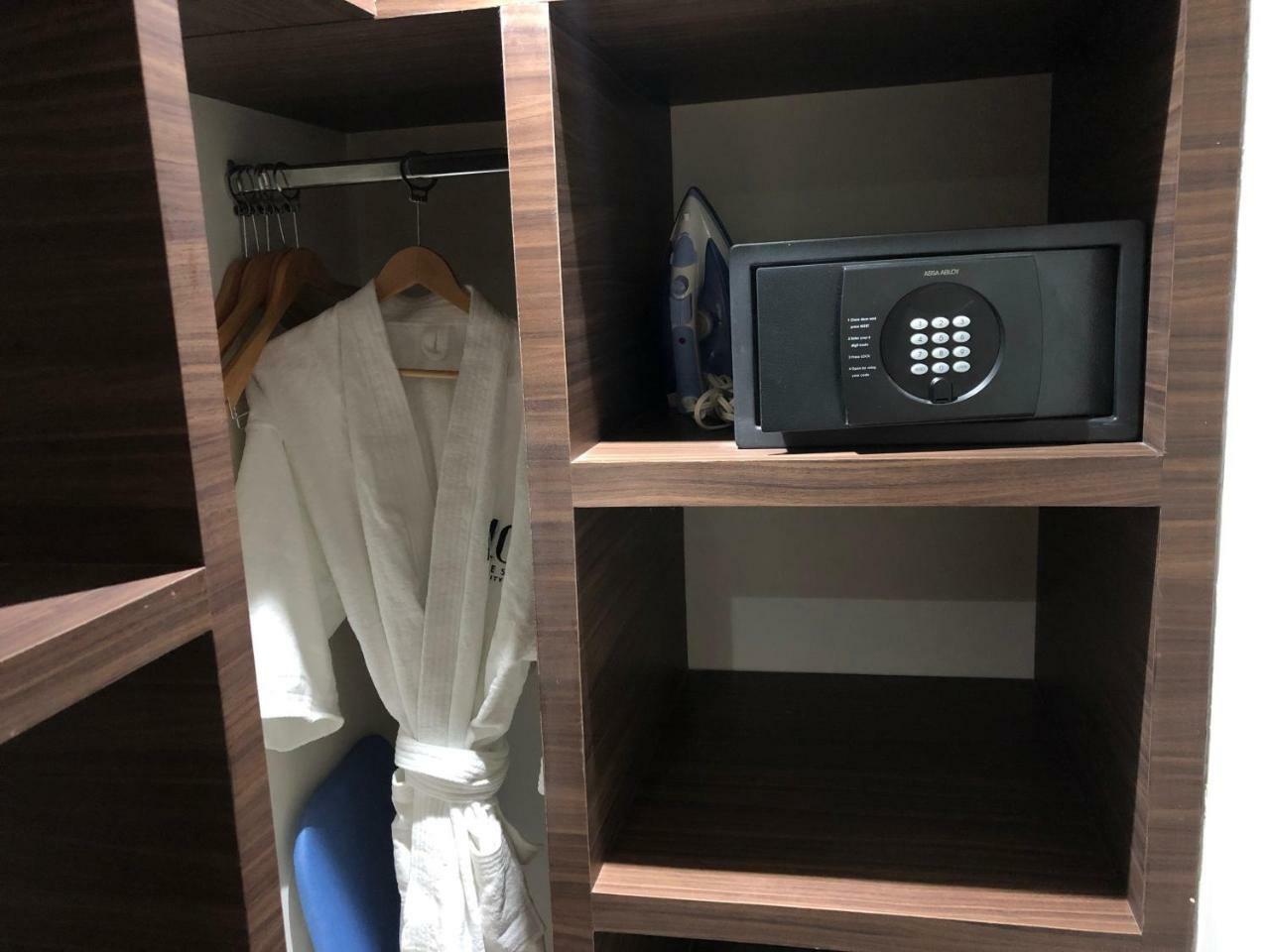 Superior Suite,783694896:JPEG