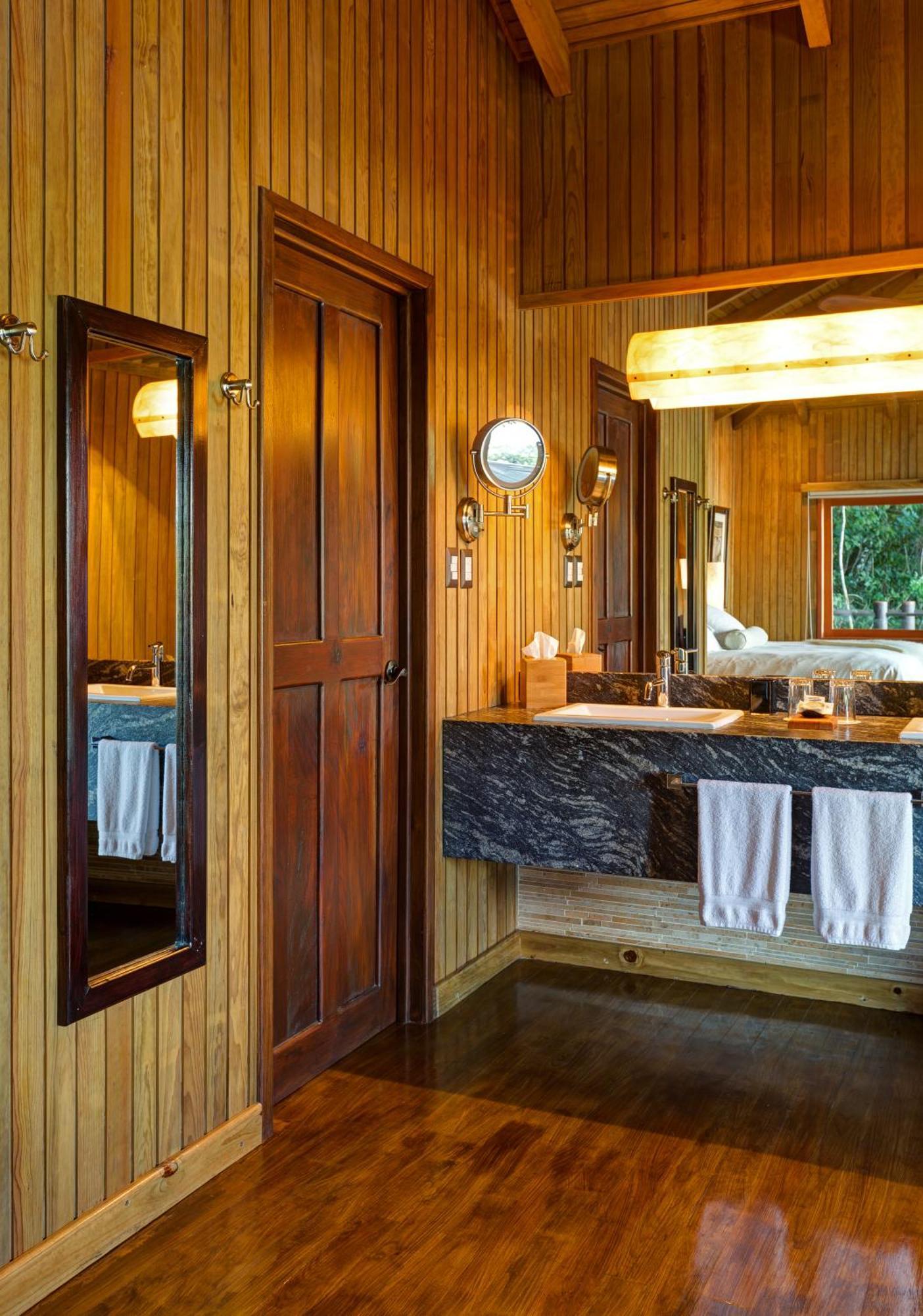 Waterfront Master Suite Queen