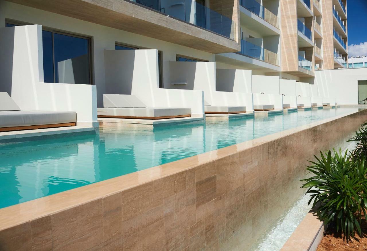 Swim-Up Deluxe Sea View Room Shared Pool,1280142526:JPEG