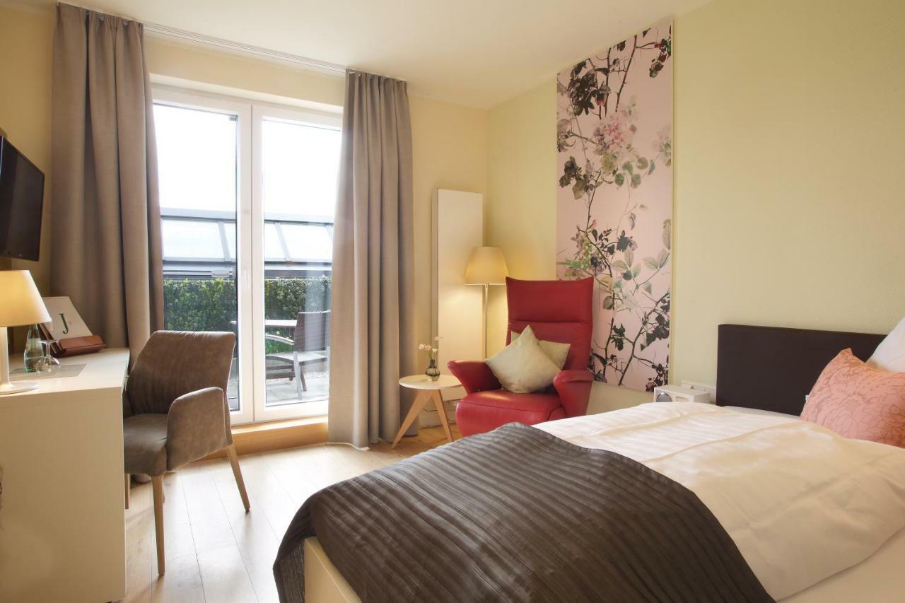 Standard Single Room,789803079:JPEG