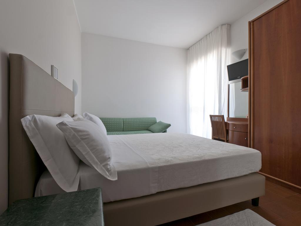 Triple Room,79639548:JPEG