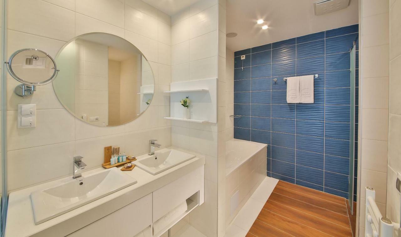 Twin Room Private Pool