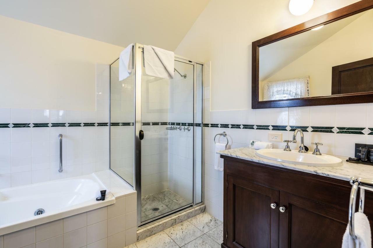King Room with Spa Bath