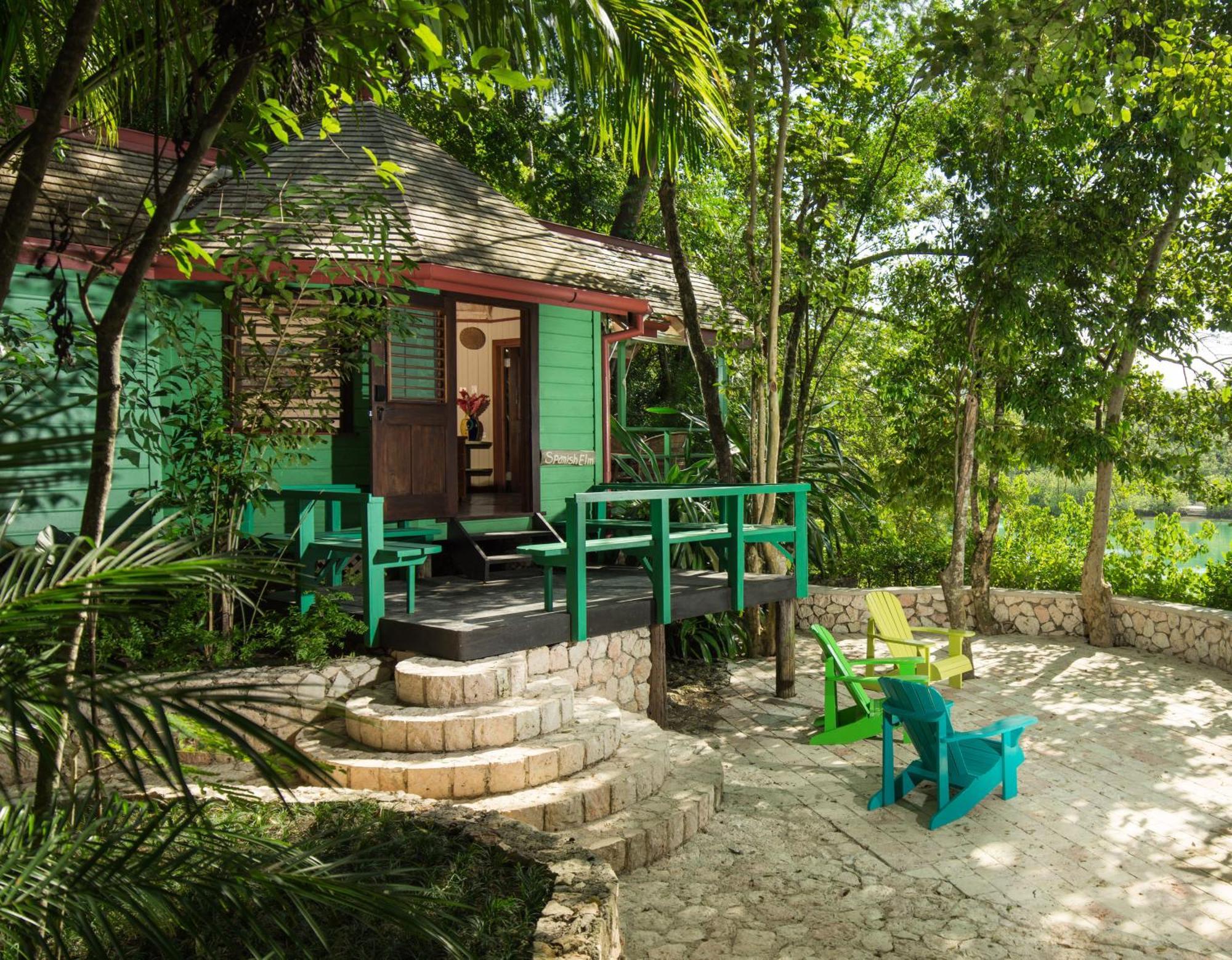 One Bedroom Lagoon Hut Lounge