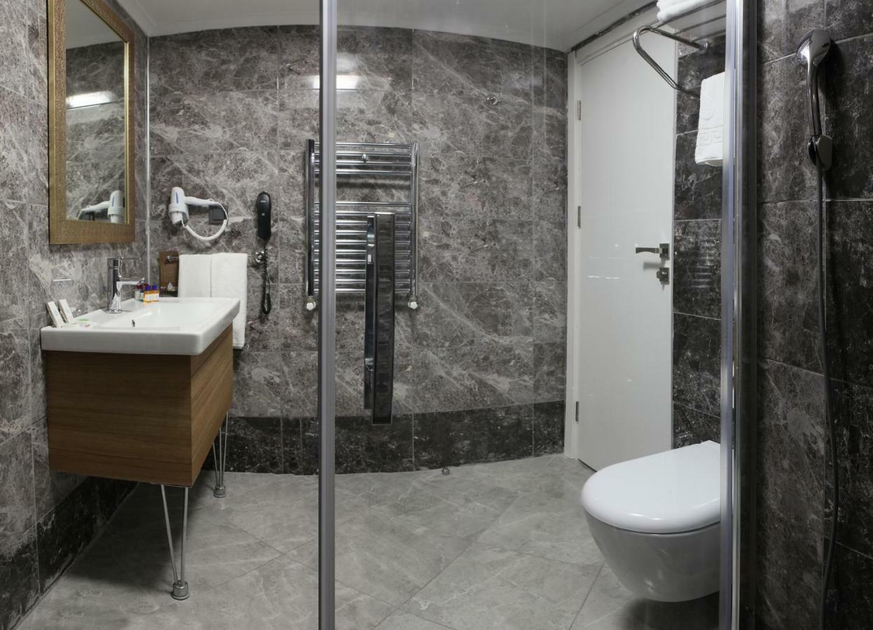 Queen Suite