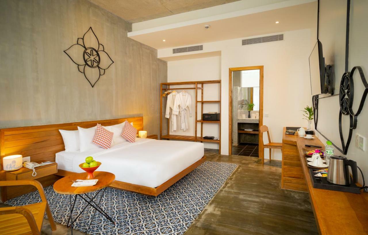 Premier Double Room with Pool Access