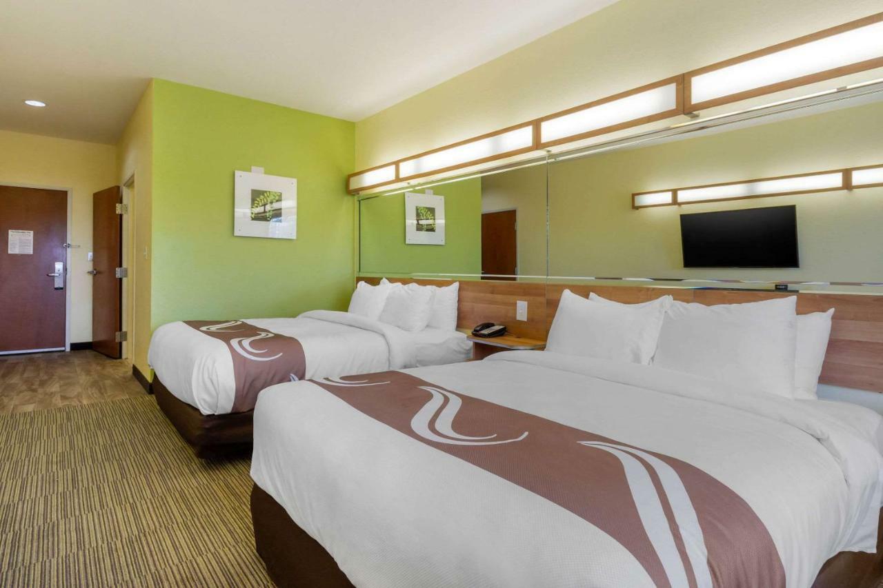 Queen Room with Two Queen Beds - Non-Smoking