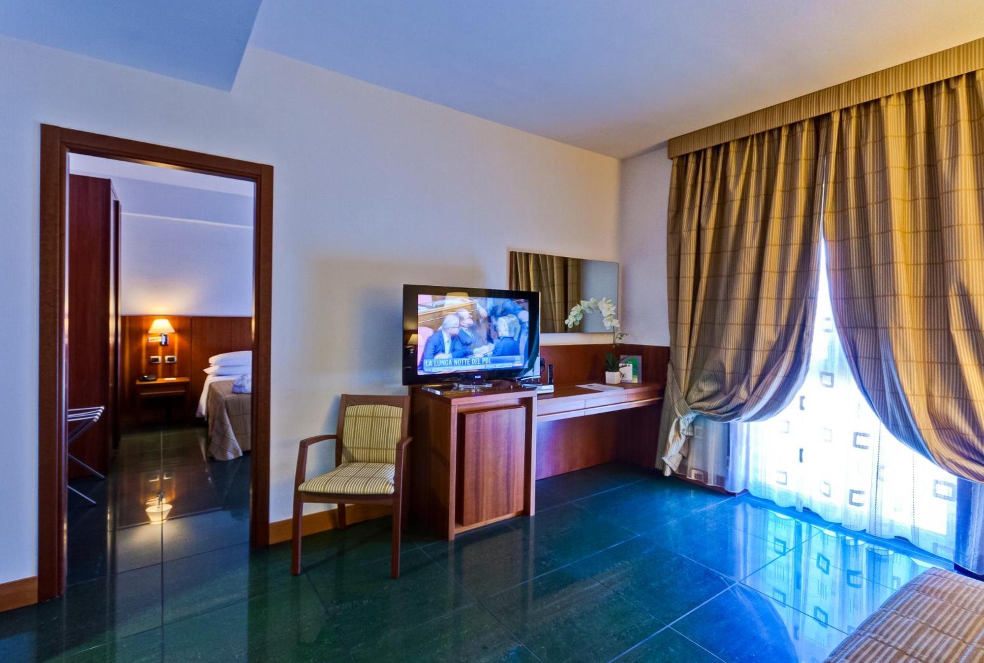 Family Suite,1218378025:JPEG