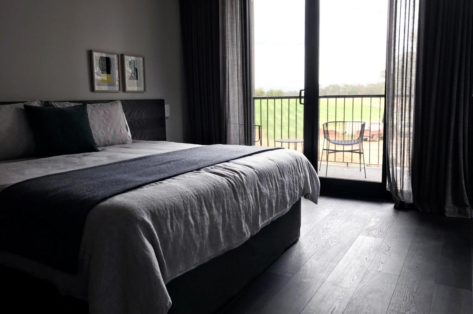 Superior King Room with Vineyard View