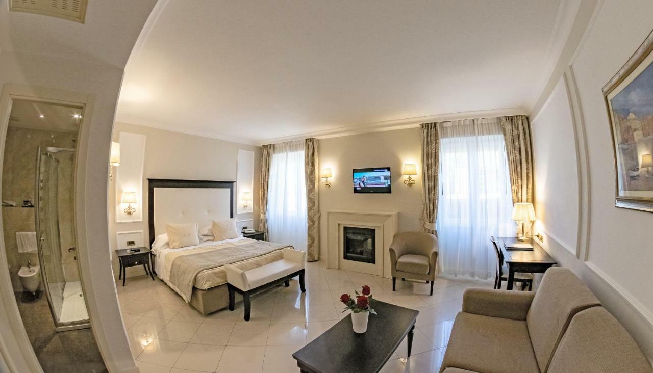 Deluxe Triple Room,700335892:JPEG