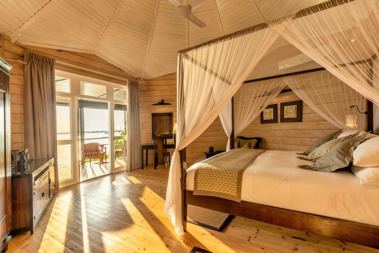 Premium Beach Villa Jetted Tub