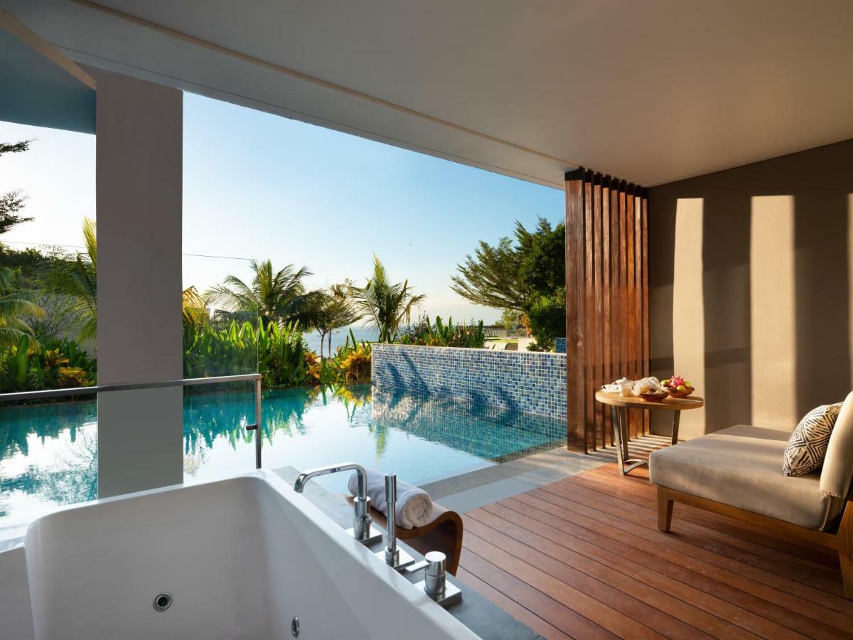 Garden View Pool Suite Benefits,831077816:JPEG