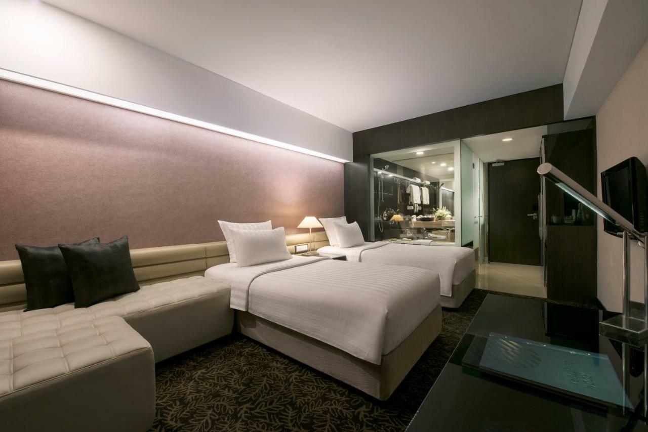 Premium Superior Twin Room with City View