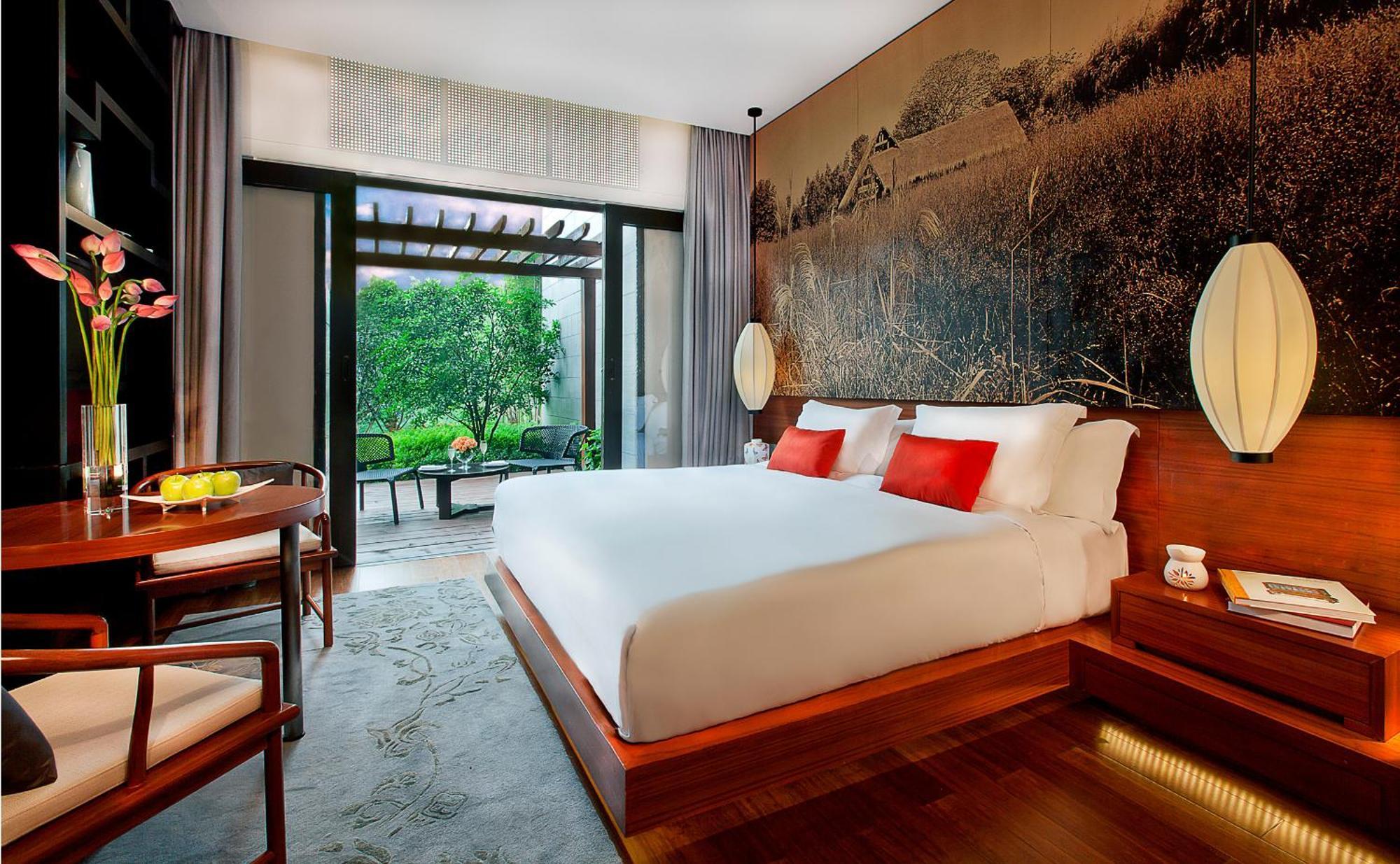 Deluxe Queen Room