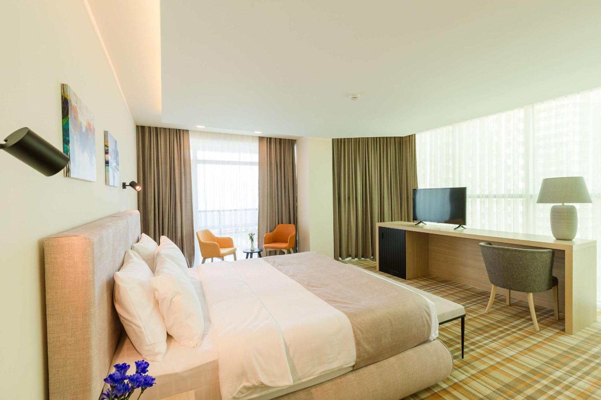 Junior King Suite Balcony Panorama View