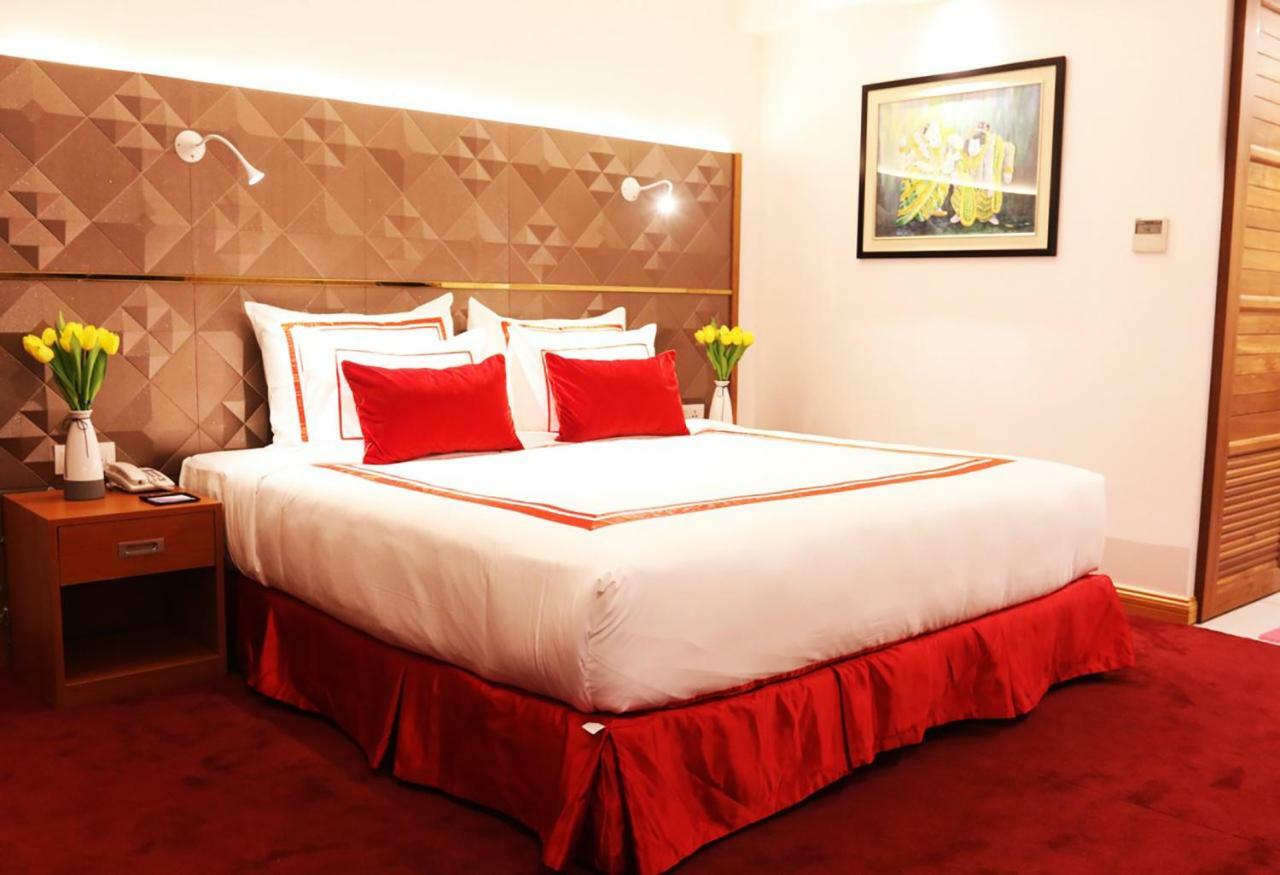 Suite with Mountain View