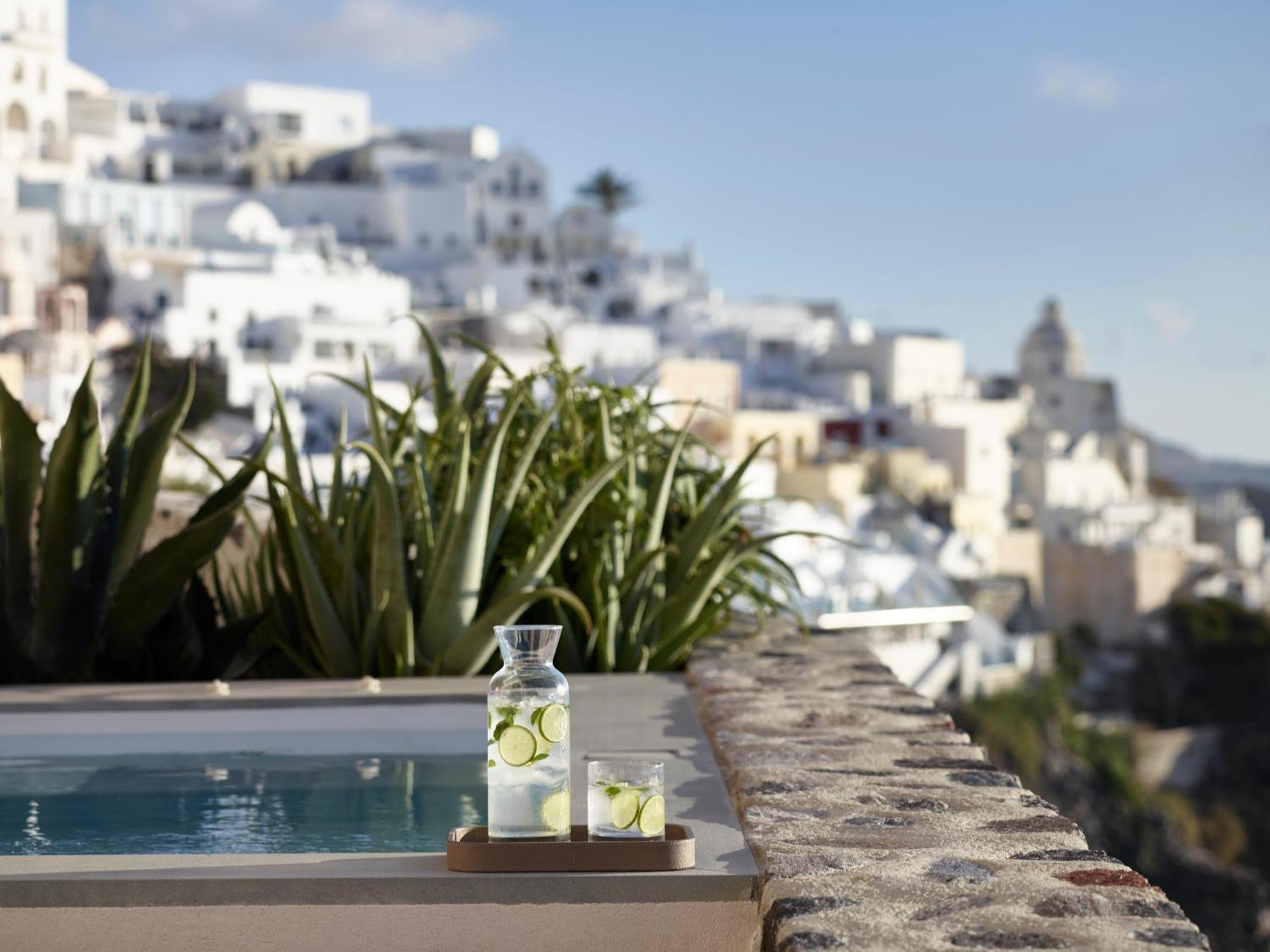 Aqua Suite Private Plunge Pool Caldera View