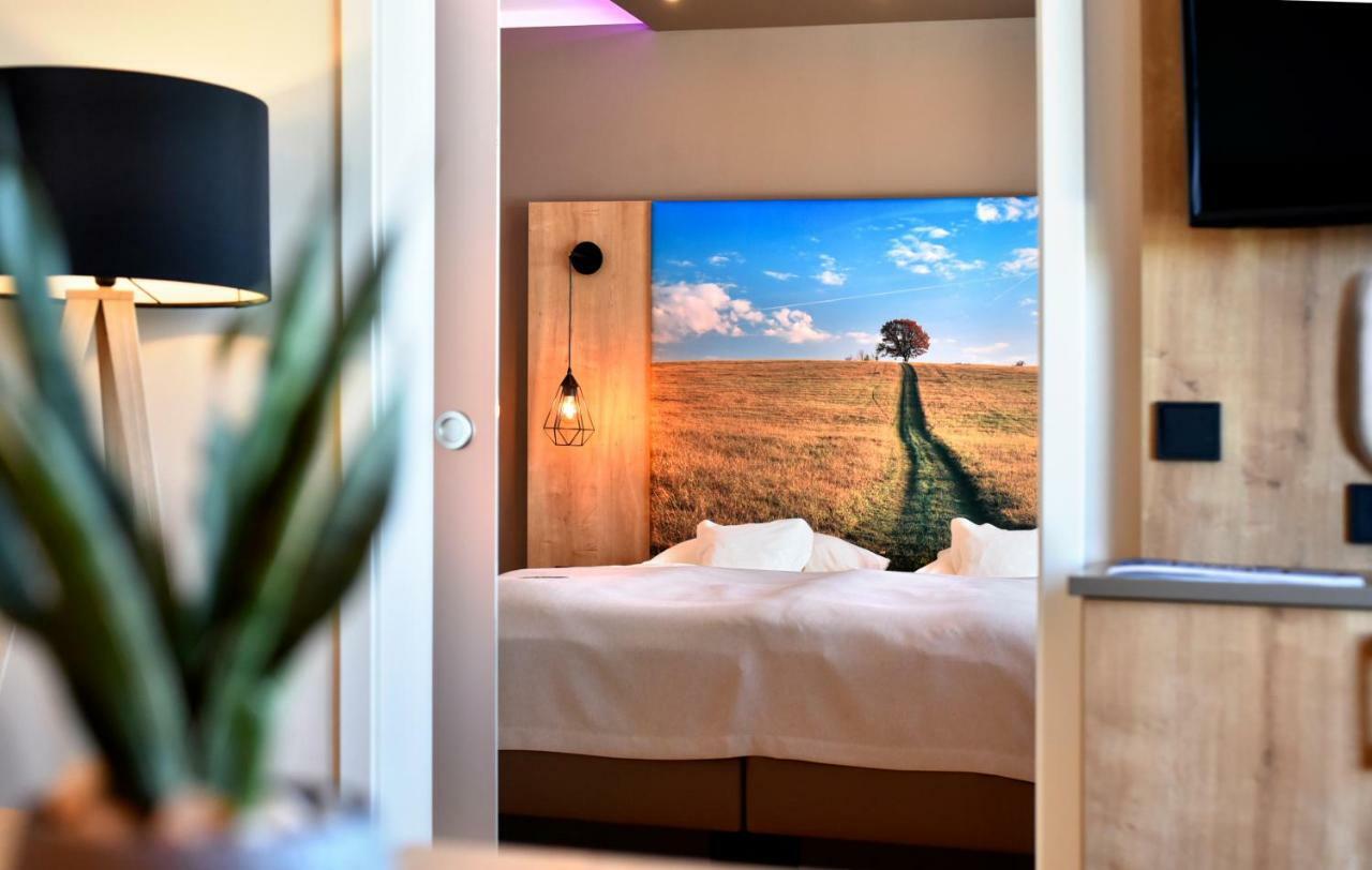 Junior Suite - Lake Side