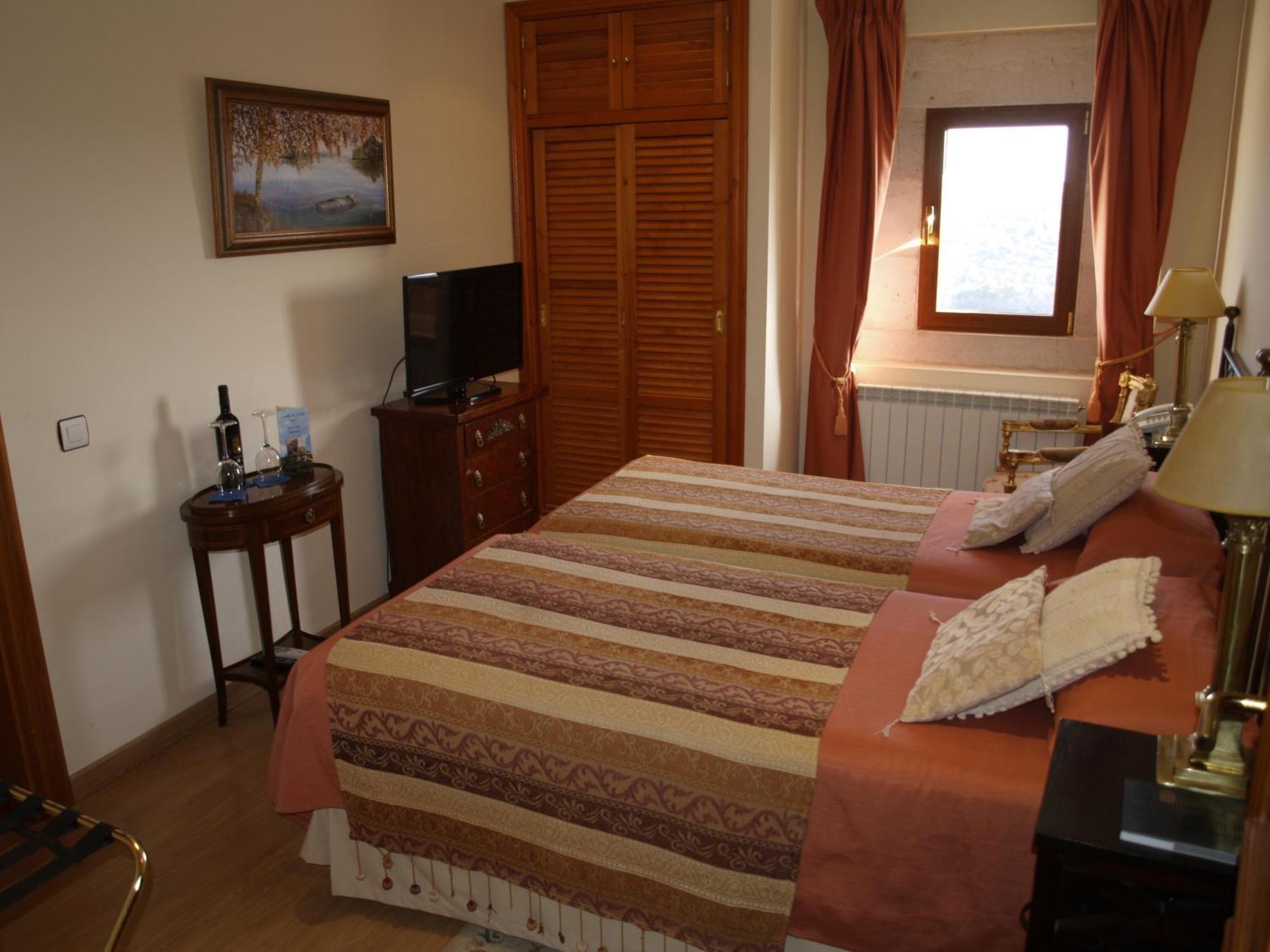 Twin Room,1584431198:JPEG