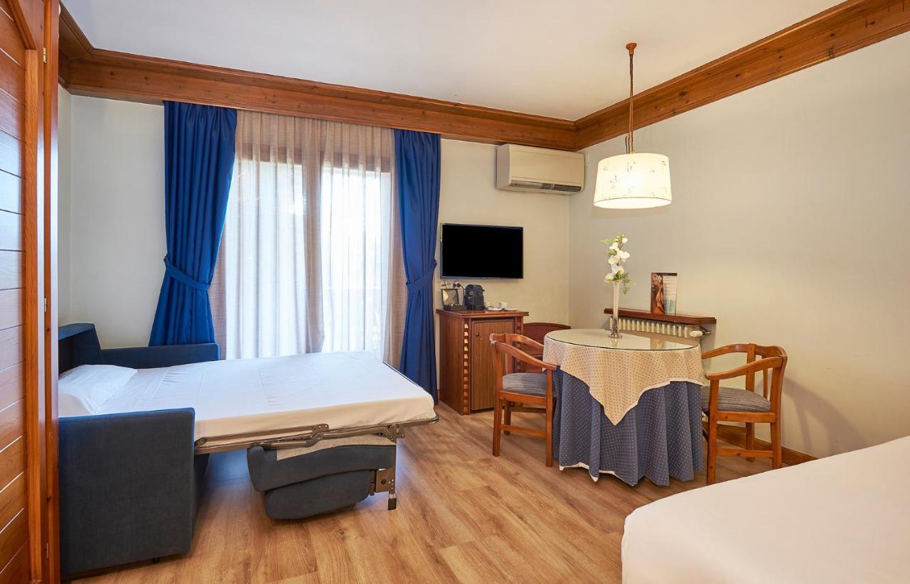 Triple Room with Spa Access (2 Adults + 1 Child)