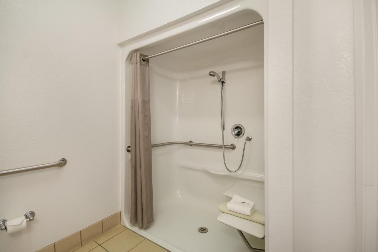 Queen Room - Mobility/Hearing Accessible with Roll-In Shower/Non-Smoking